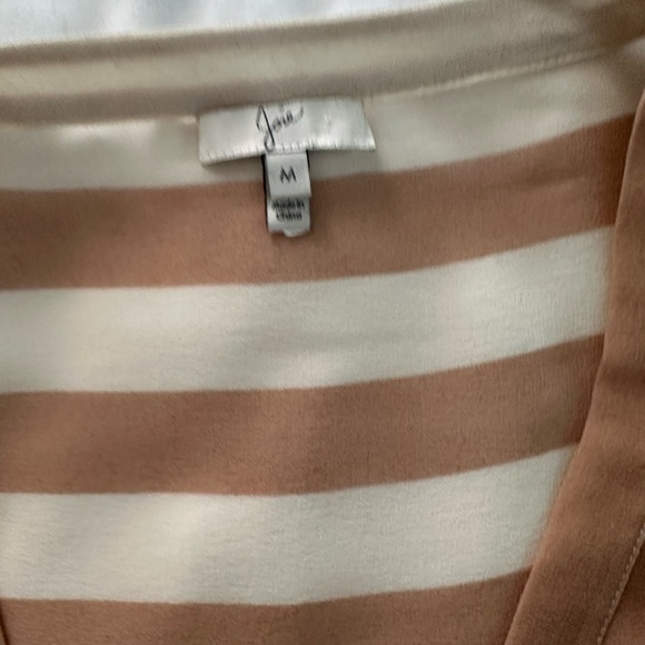 Sheer, flowy - Picture 3 of 3